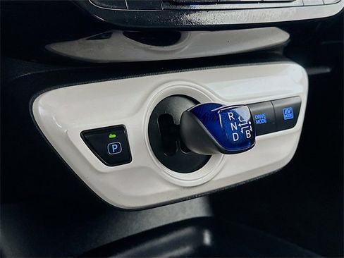 Used 2017 Toyota Prius Two image 22