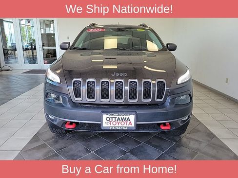 Used 2015 Jeep Cherokee Trailhawk w/ Comfort/Convenience Group AWD/4WD image 3