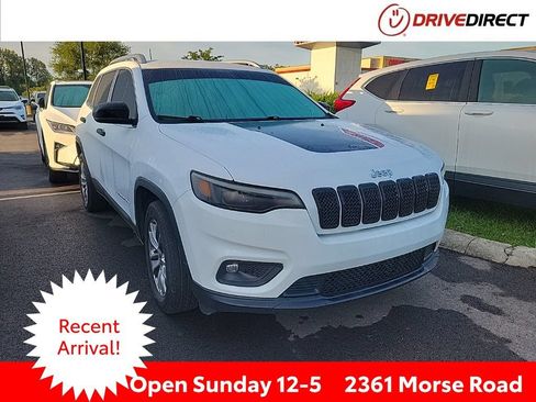 Used 2020 Jeep Cherokee Latitude Plus w/ Cold Weather Group FWD image 1