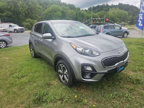 Used 2020 Kia Sportage LX AWD/4WD image 3