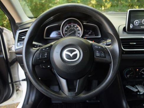 Used 2016 MAZDA MAZDA3 i Sport FWD image 4