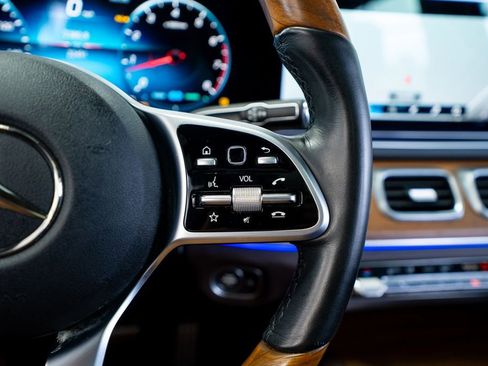 Used 2022 Mercedes-Benz GLS 450 4MATIC image 37