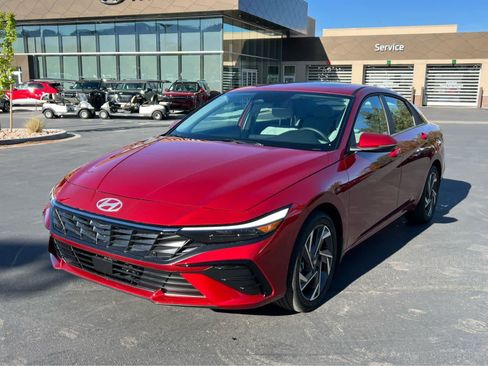 Certified 2026 Hyundai Elantra Limited FWD image 2