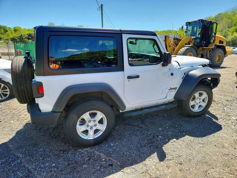 Used 2023 Jeep Wrangler Sport AWD/4WD image 5