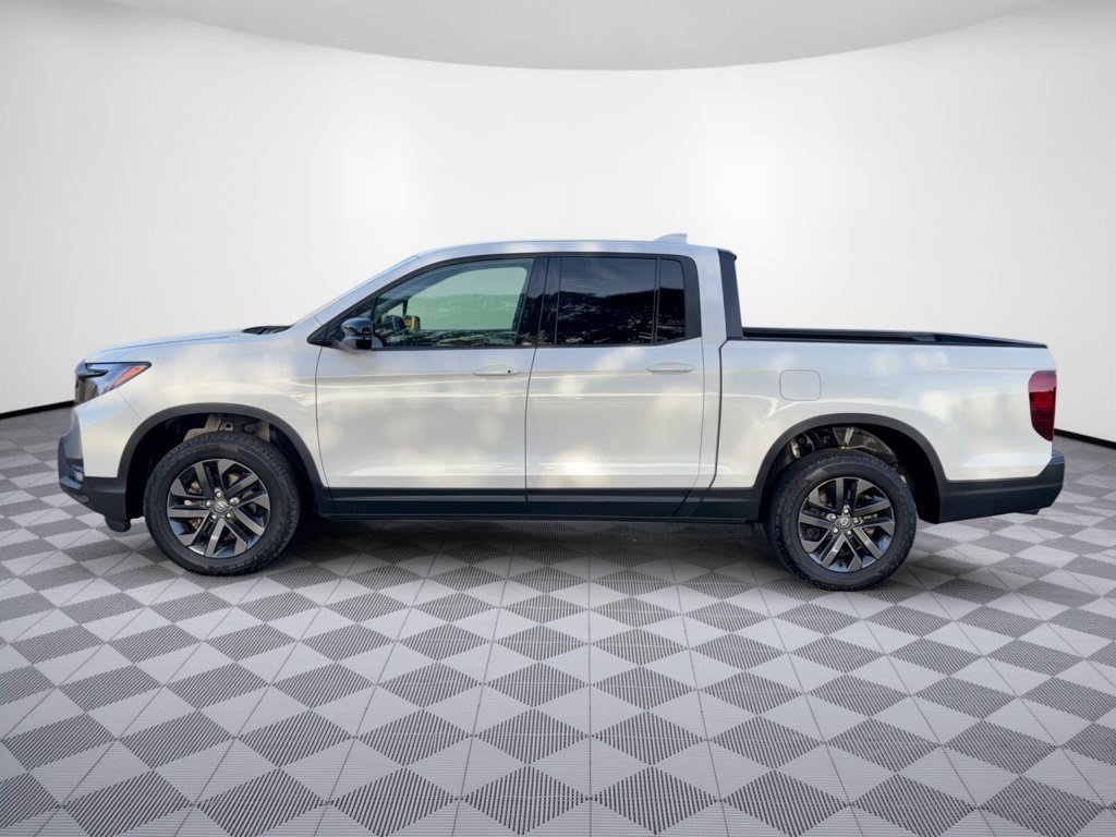 Used 2024 Honda Ridgeline Sport image 2