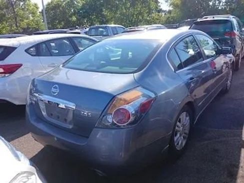 Used 2011 Nissan Altima 2.5 S w/ Convenience Pkg FWD image 3
