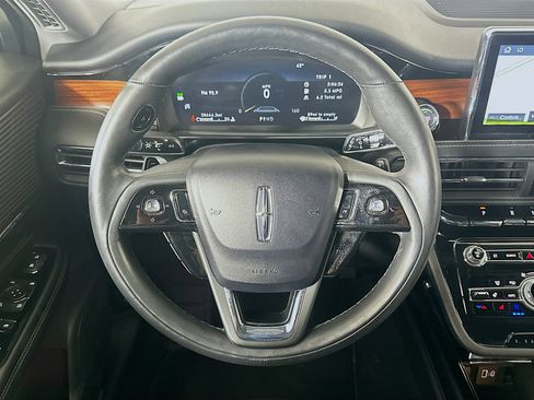 Used 2022 Lincoln Corsair Reserve image 18