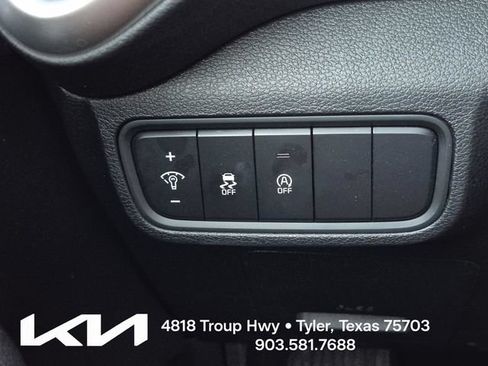 Certified 2025 Kia Soul LX w/ LX Technology Package FWD image 23