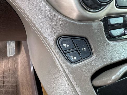 Used 2017 GMC Yukon Denali w/ Open Road Package image 32