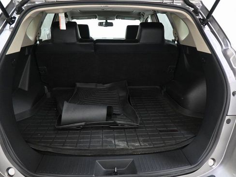 Used 2011 Nissan Rogue SV w/ SL Pkg image 19