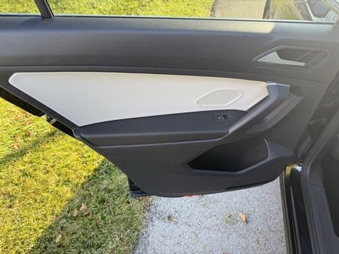 Certified 2021 Volkswagen Tiguan SEL image 11