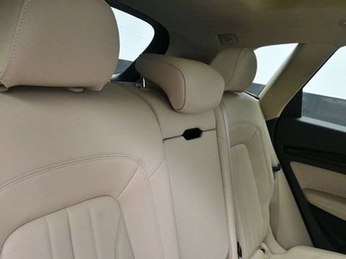 Used 2020 Audi Q5 Prestige w/ Prestige Package AWD/4WD image 13