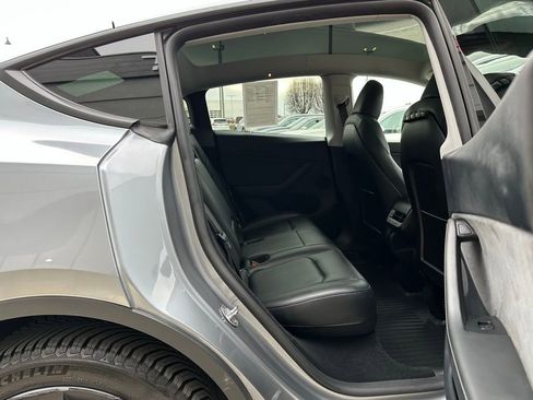 Used 2024 Tesla Model Y Long Range image 26
