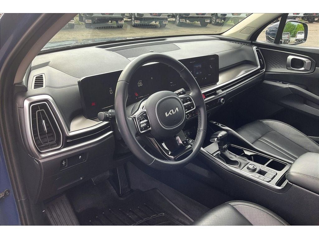 Used 2024 Kia Sorento S w/ Panoramic Sunroof Package FWD image 15