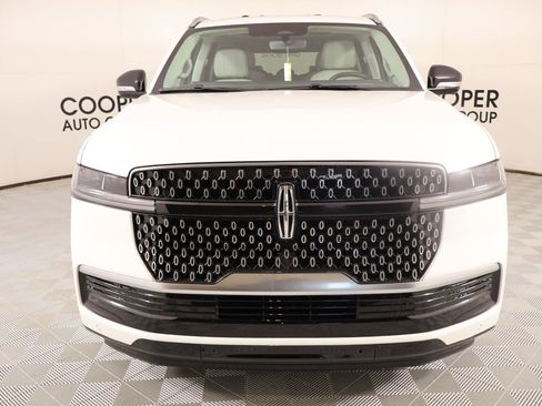 New 2026 Lincoln Navigator L Reserve AWD/4WD image 10