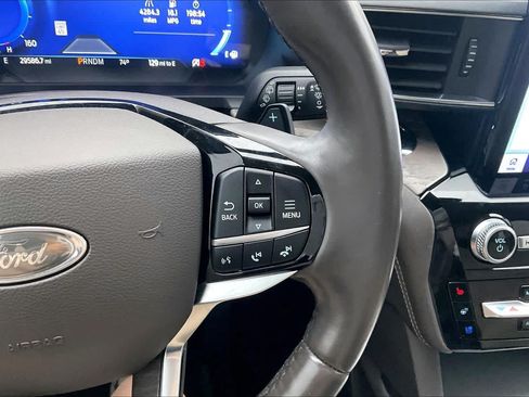 Used 2021 Ford Explorer Platinum w/ Premium Technology Package RWD image 24