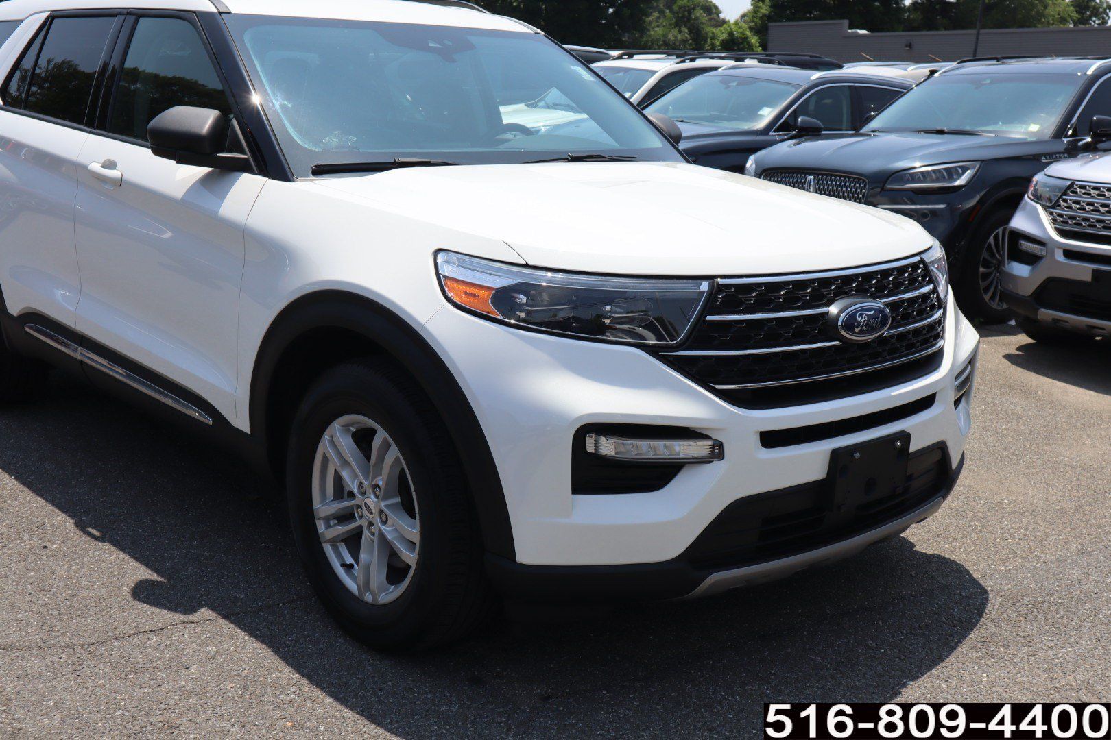 Used 2022 Ford Explorer XLT w/ Equipment Group 202A AWD/4WD image 2