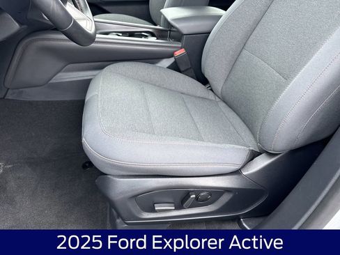 Used 2025 Ford Explorer Active image 12