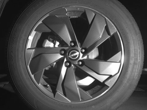 Used 2025 Nissan Rogue SV FWD image 12