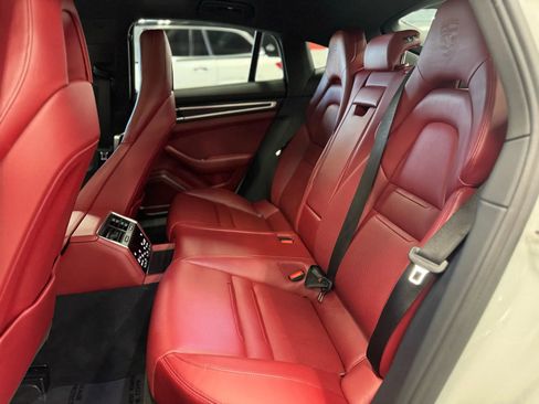Used 2023 Porsche Panamera 4 Platinum Edition image 21