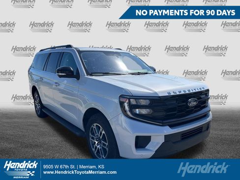 Used 2025 Ford Expedition Max Active AWD/4WD image 1