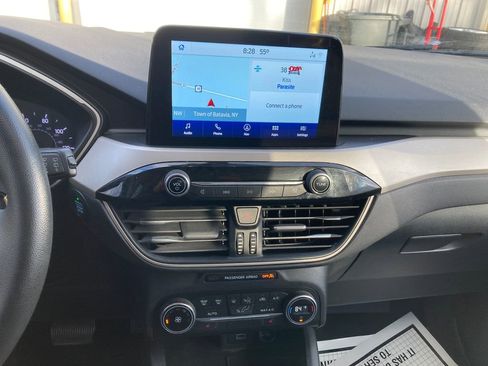 Used 2020 Ford Escape SE image 22