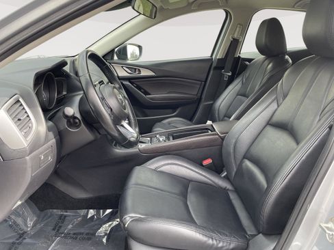 Used 2018 MAZDA MAZDA3 Touring image 21