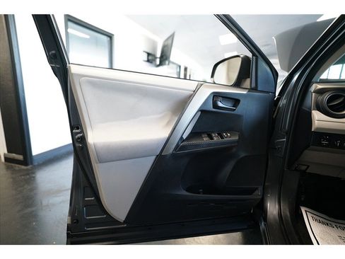 Used 2013 Toyota RAV4 LE image 15