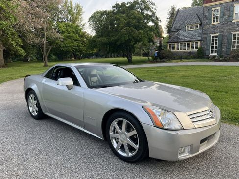 Used 2004 Cadillac XLR RWD image 28