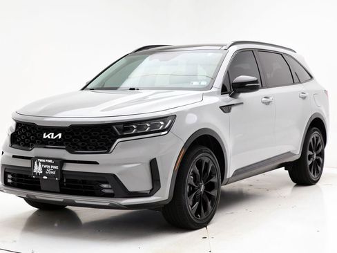 Used 2023 Kia Sorento SX image 2