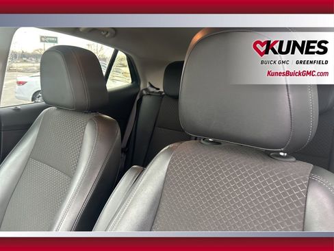 Used 2018 Buick Encore Preferred image 16