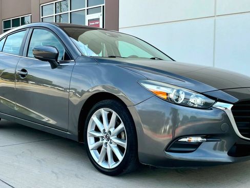 Used 2017 MAZDA MAZDA3 Touring FWD image 4