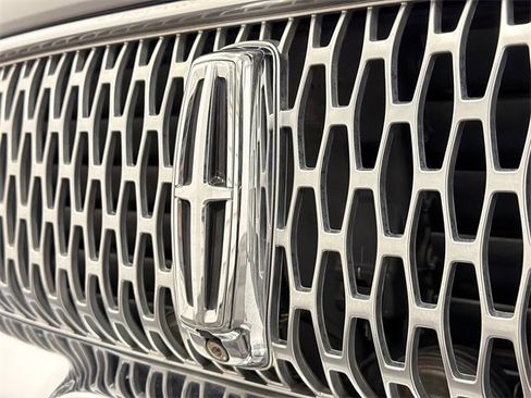 Used 2019 Lincoln Nautilus Reserve w/ Ultimate Package image 14