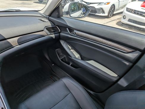 Used 2020 Honda Accord EX-L image 16