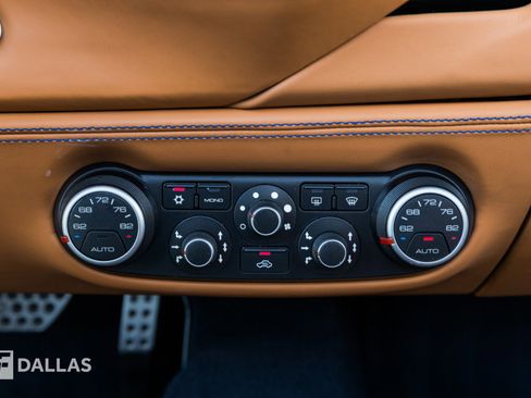 Used 2019 Ferrari 488 Spider image 27