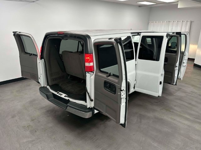 Used 2018 Chevrolet Express 2500 LT w/ LT Preferred Equipment Group RWD image 16