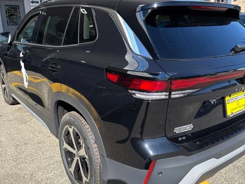 New 2026 Volkswagen Tiguan SE AWD/4WD image 16