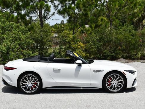 Used 2024 Mercedes-Benz SL 55 AMG 4MATIC image 45