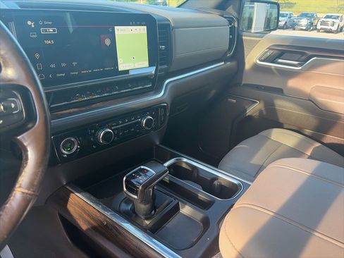 Used 2023 GMC Sierra 1500 SLT w/ SLT Premium Package AWD/4WD image 21