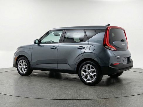 Used 2025 Kia Soul LX w/ LX Technology Package image 6