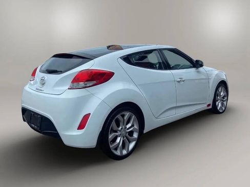 Used 2012 Hyundai Veloster w/ Style Pkg FWD image 6