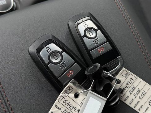 New 2026 Ford Explorer Active image 28