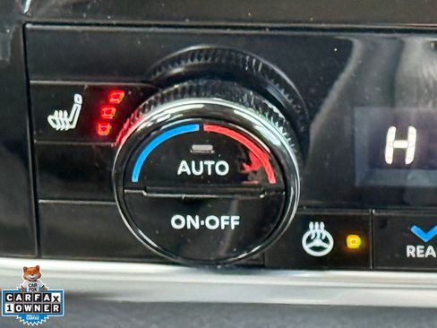 Used 2022 Nissan Rogue SL image 3