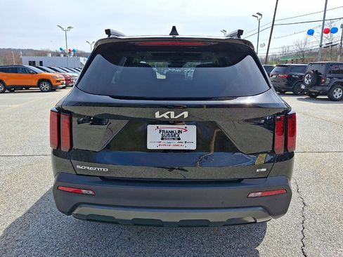 Used 2023 Kia Sorento S w/ Panoramic Sunroof Package image 23