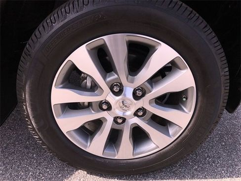 Used 2017 Toyota Tundra Limited image 34