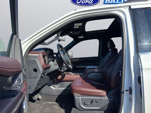 Used 2024 Ford Expedition Limited image 9