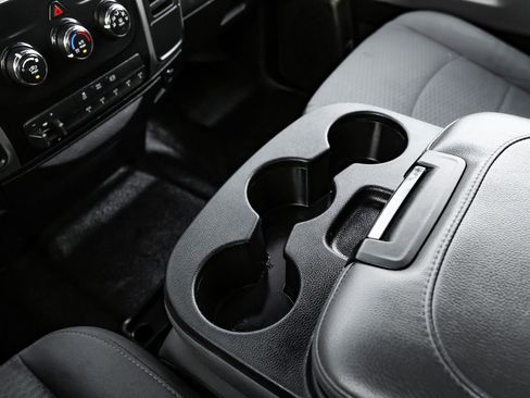 Used 2016 RAM 3500 SLT w/ Cold Weather Group image 21