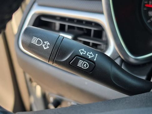 Used 2019 Chevrolet Equinox Premier FWD image 24