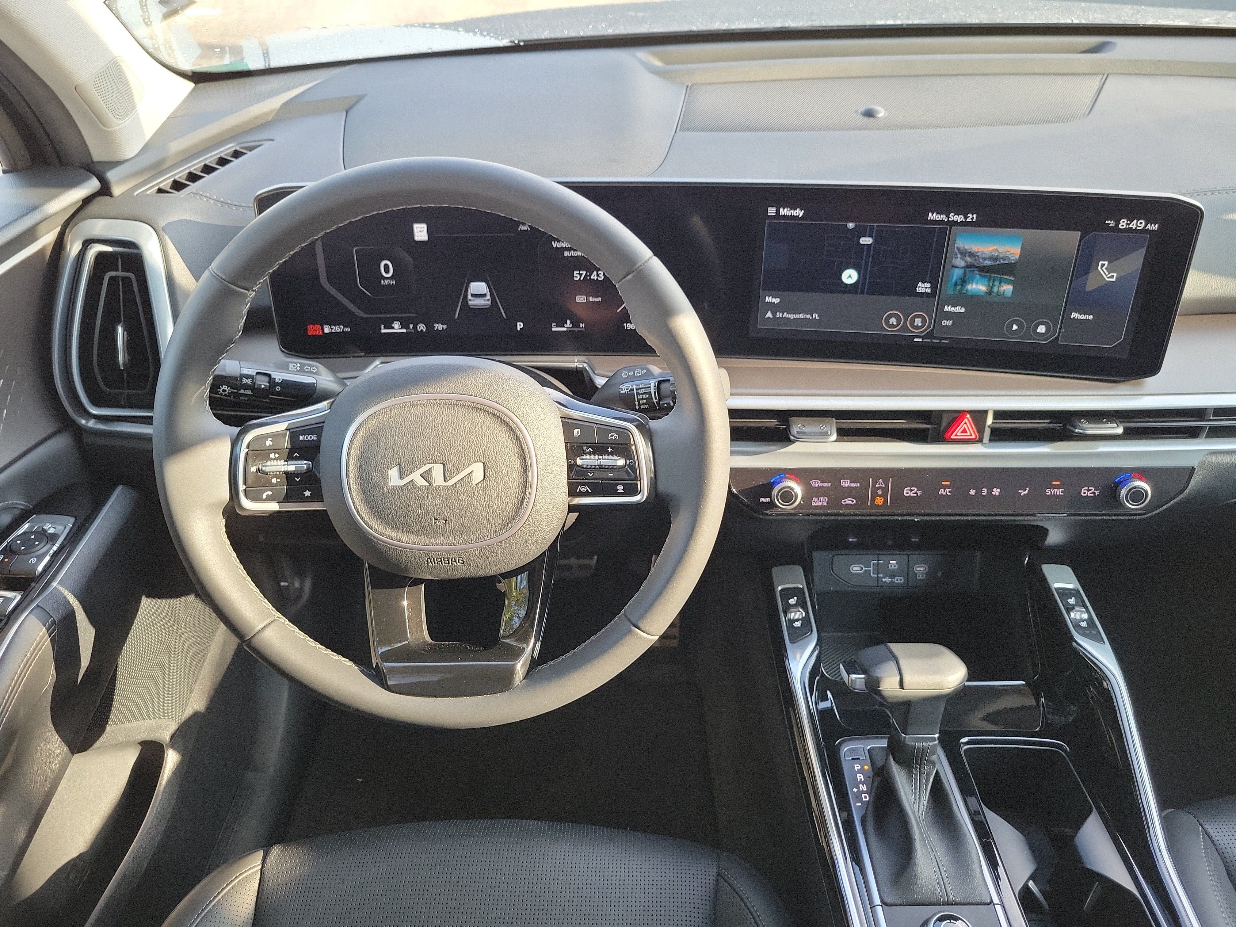 Certified 2025 Kia Sorento SX FWD image 17