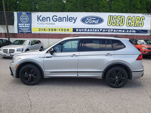 Used 2023 Volkswagen Tiguan SE R-Line AWD/4WD image 3